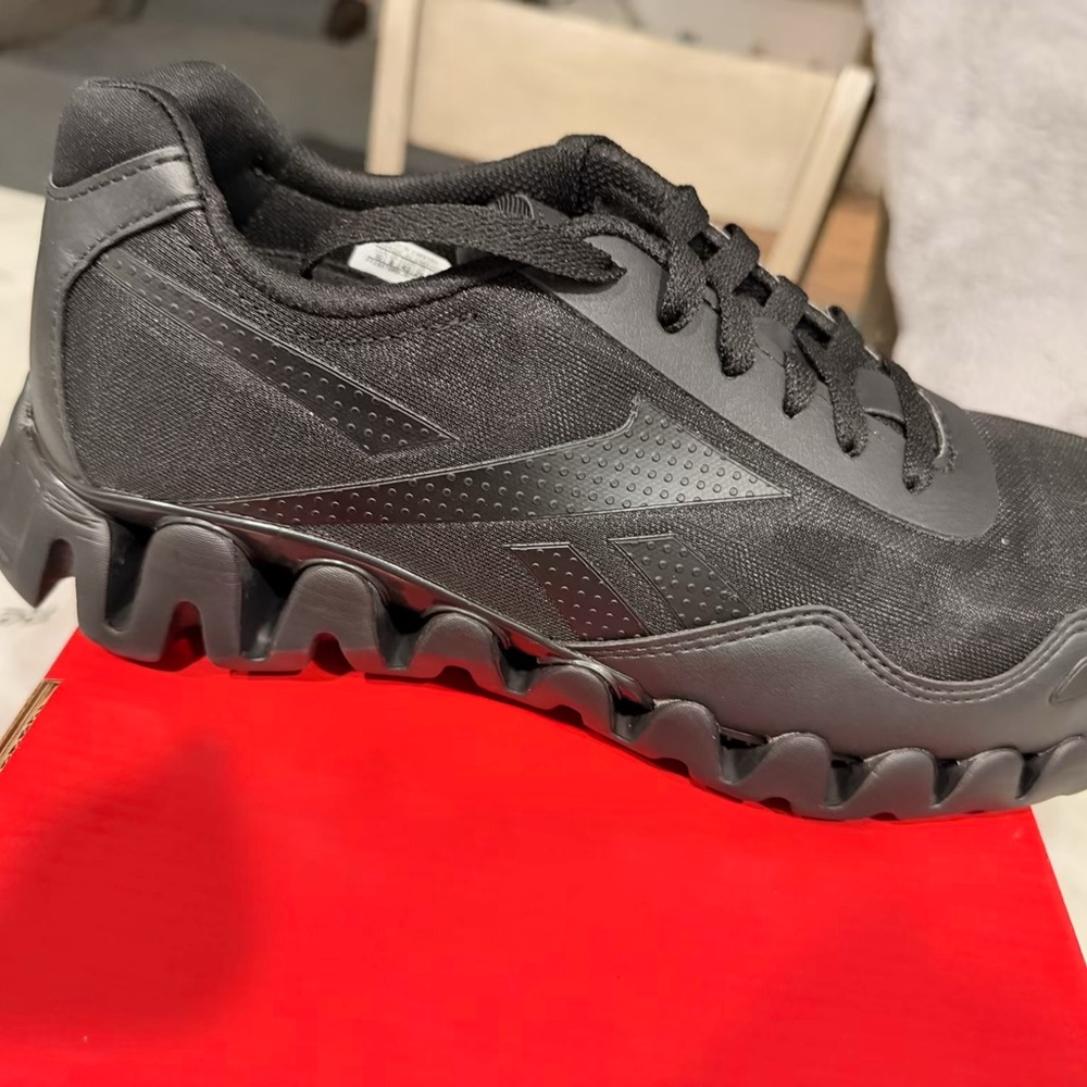 Pulse Men's Black Athletic Shoes